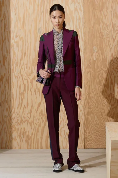 Look 19